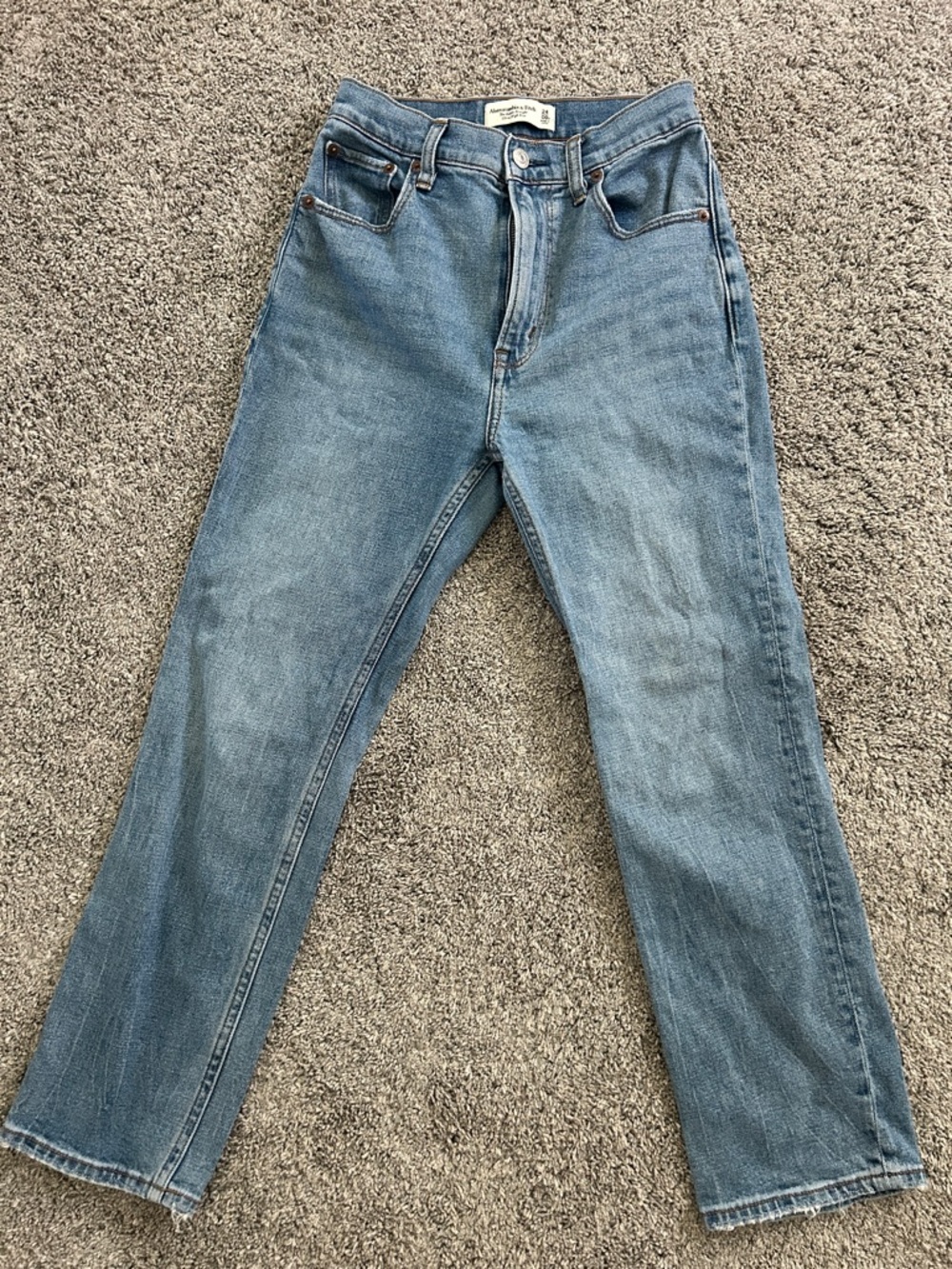 Abercrombie & Fitch | Ultra High Rise Ankle Straight | Medium Wash | 24 Short